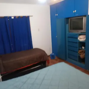 https://charli-house.hotelsmendoza.com